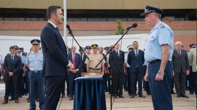El Gobierno echó al jefe de la Fuerza Aérea: Acoso y abuso además de uso indebido de aeronaves