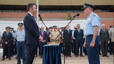 El Gobierno echó al jefe de la Fuerza Aérea: Acoso y abuso además de uso indebido de aeronaves