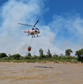 COOPERATIVA PORTUARIA DE PUERTO GENERAL SAN MARTÍN SUMO SU SERVICIO DE EMERGENCIA EN EL COMBATE DE INCENDIOS EN LA ISLA DE LOS MÁSTILES