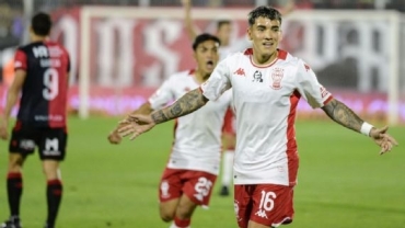 Newell’s cayó goleado en el Coloso por Huracán que alcanza la punta