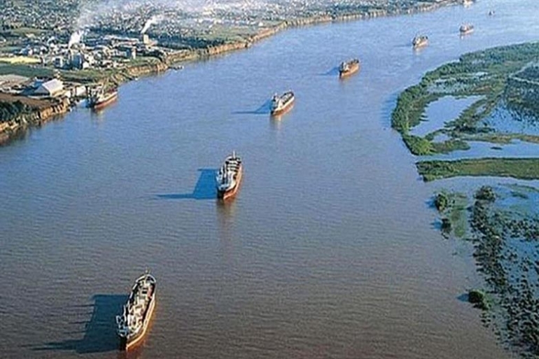 Hidrovía: el Gobierno oficializó el llamado a privatización