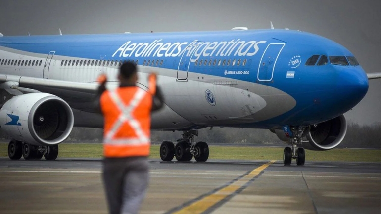 Aerolíneas Argentinas llegó a un pre-acuerdo con los gremios aeronáuticos